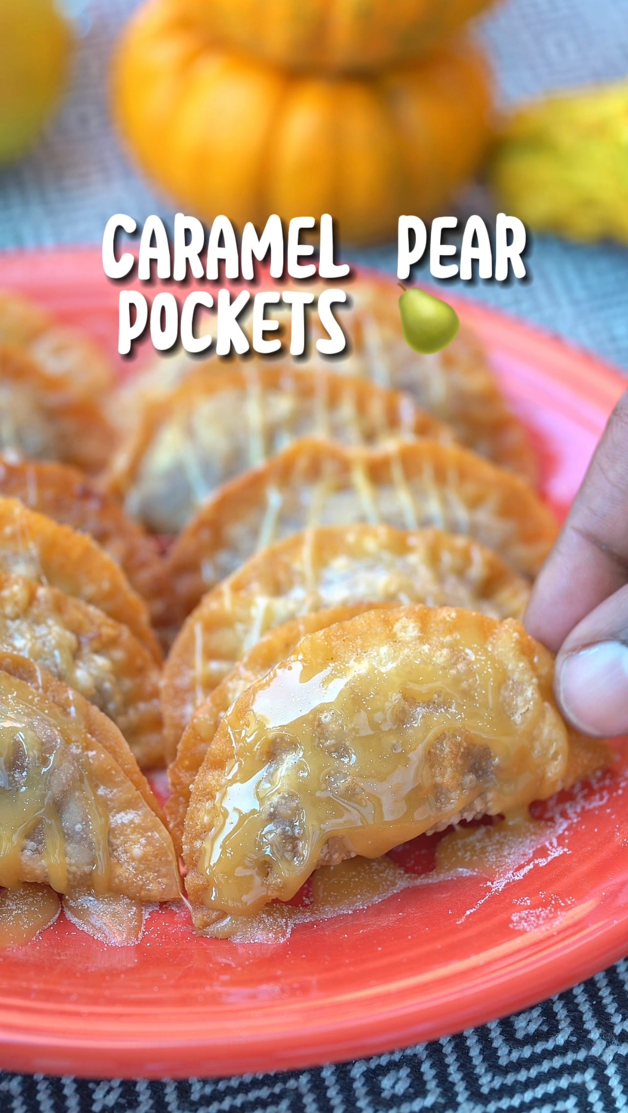 Caramel Pear đ Empanadas